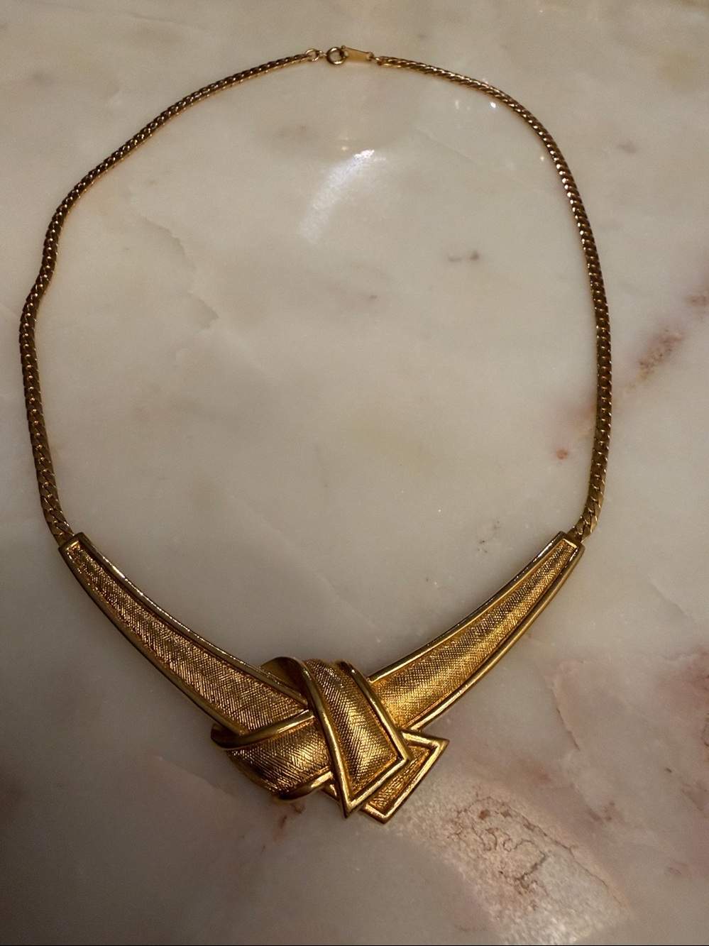 Vintage Avon Gold Tone Statement Necklace 18”